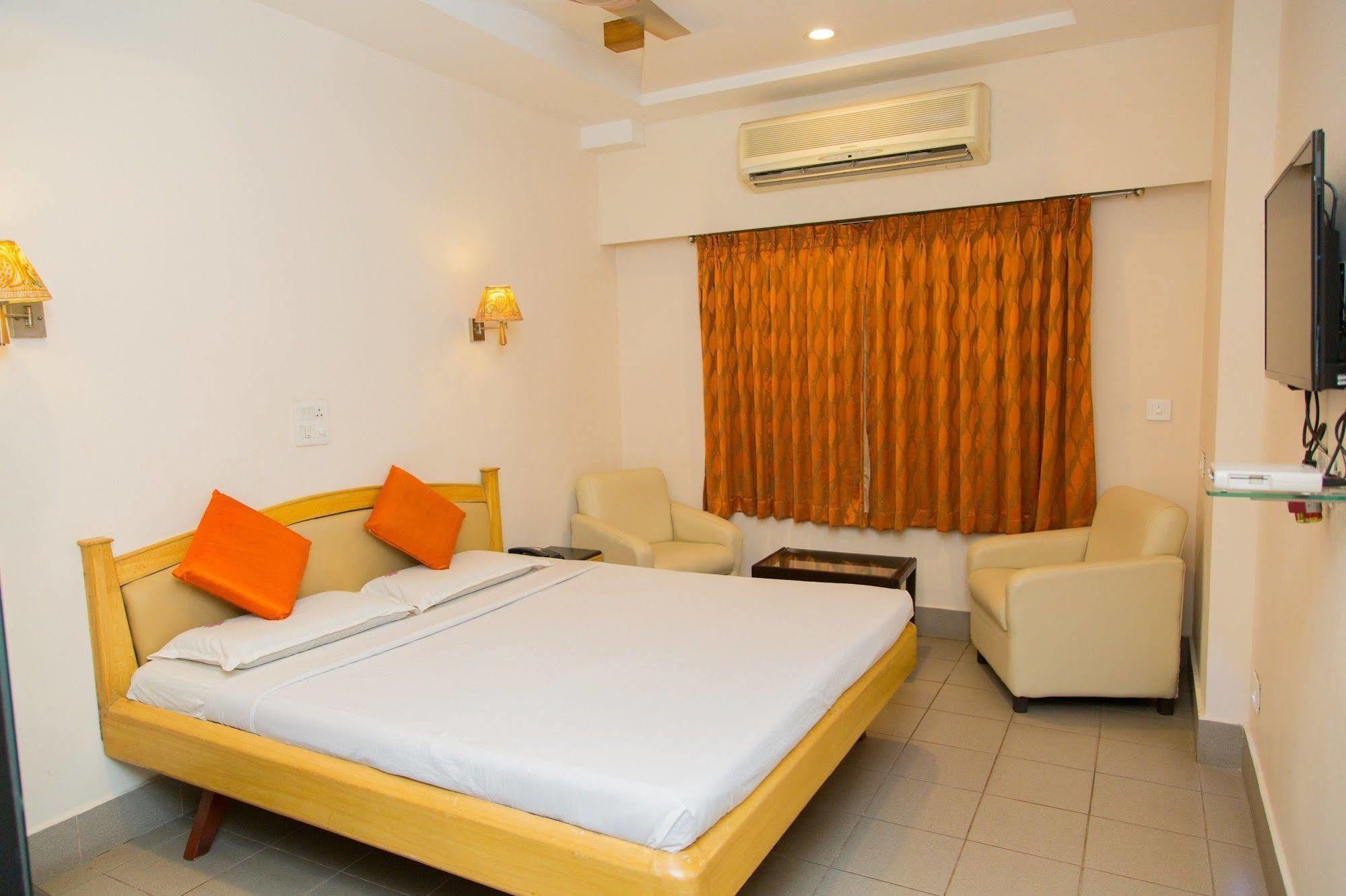 Fabhotel Kinnera Comforts Railway Station Visakhapatnam Exterior foto